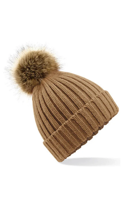 Bommelmütze im luxuriösen Ripp-Strick-Design