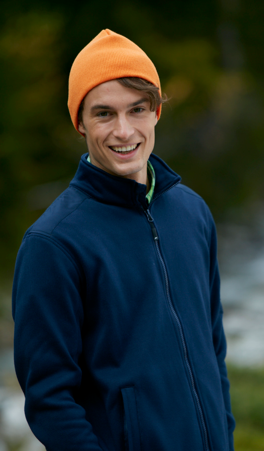 Doppelt gestrickte Wintermütze