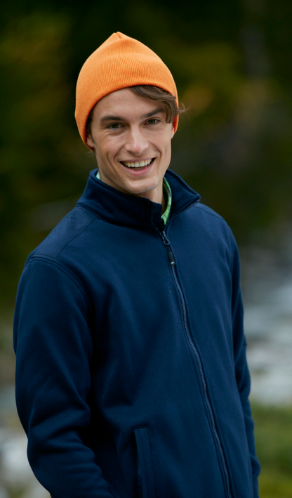 Doppelt gestrickte Wintermütze