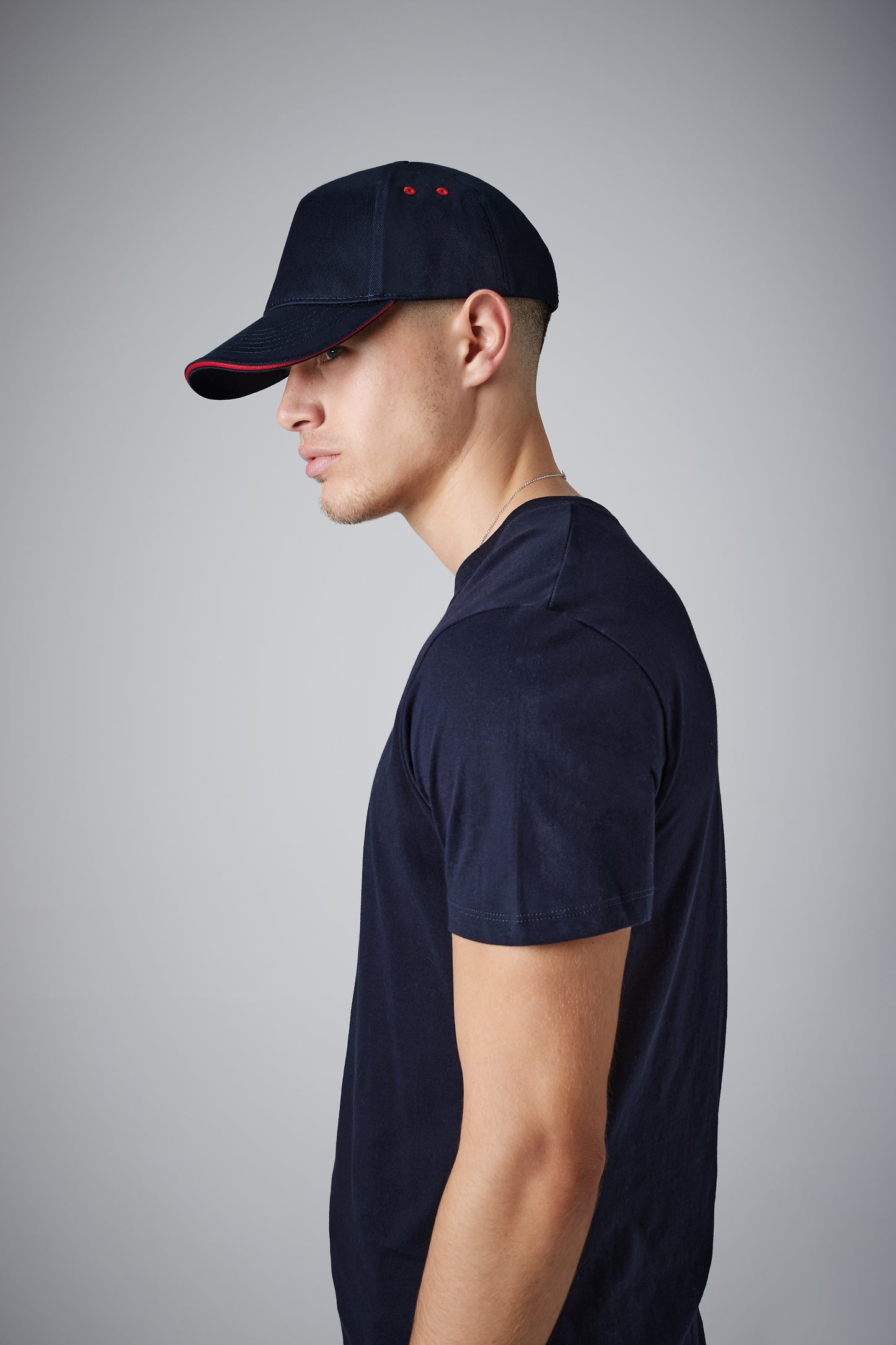 Kontrast-Cap mit Rip-Strip™-Größeneinsteller