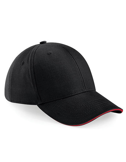Low Profile Cap mit Kontrastfarben