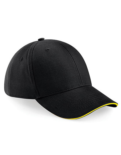 Low Profile Cap mit Kontrastfarben